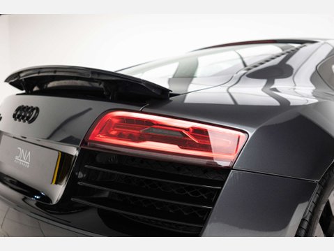 Audi R8 5.2 R8 Quattro V10 Semi-Auto 4WD 2dr 32