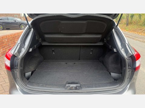 Nissan Qashqai 1.6 Qashqai Tekna dCi 5dr 11