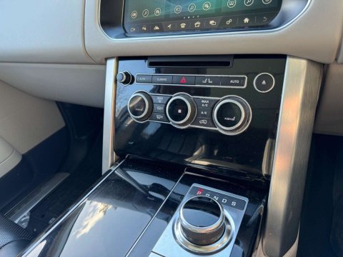 Land Rover Range Rover 3.0 TD V6 Vogue SE Auto 4WD Euro 6 (s/s) 5dr 19