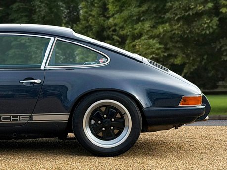Porsche 911 CARRERA 3.2 BACK-DATE 11