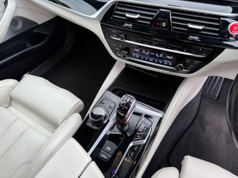 BMW M5 4.4 V8 Steptronic xDrive Euro 6 (s/s) 4dr 27