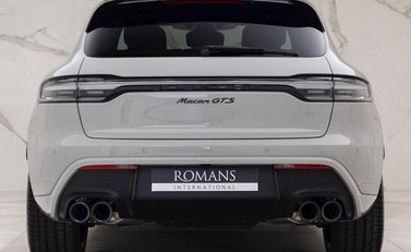 Porsche Macan GTS 5