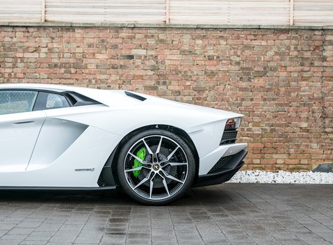 Lamborghini Aventador S 28