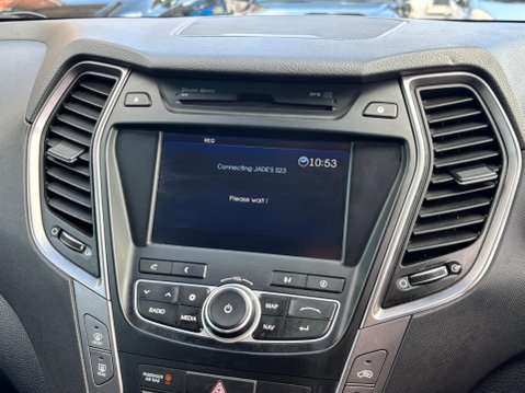 Hyundai SANTA FE 2.2 CRDi Premium 4WD Euro 5 5dr (5 seat) 19