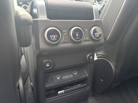 Land Rover Discovery SDV6 HSE LUXURY 17