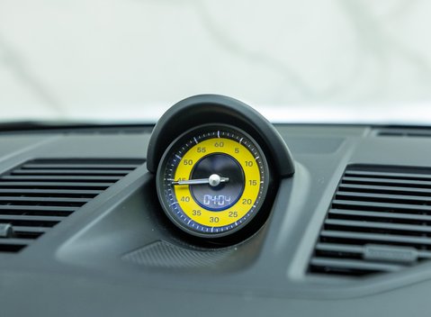 Porsche 911 Targa 4 GTS (992) 24