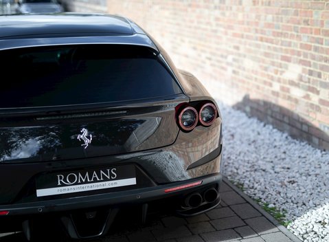 Ferrari GTC4 Lusso 22
