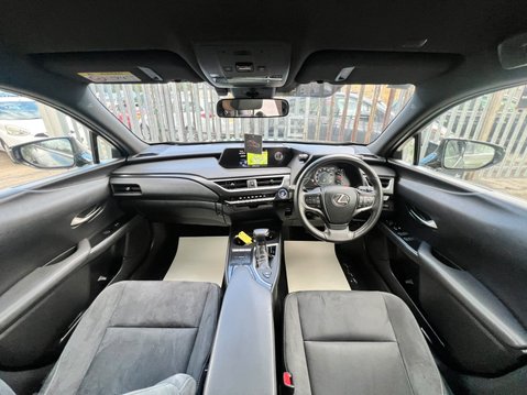 Lexus Ux 250H 28