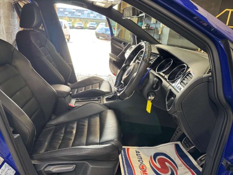 Volkswagen Golf 2.0 Golf R DSG 4WD 5dr 37