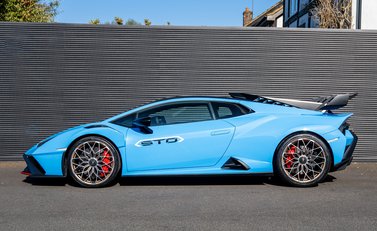 Lamborghini Huracan STO 3