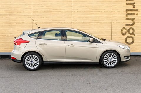 Ford Focus TITANIUM X 12