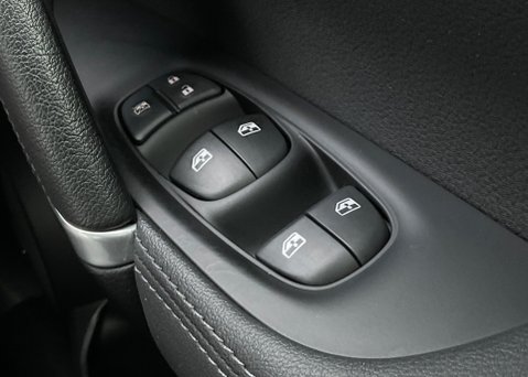 Nissan Qashqai 1.3 DIG-T TEKNA 25