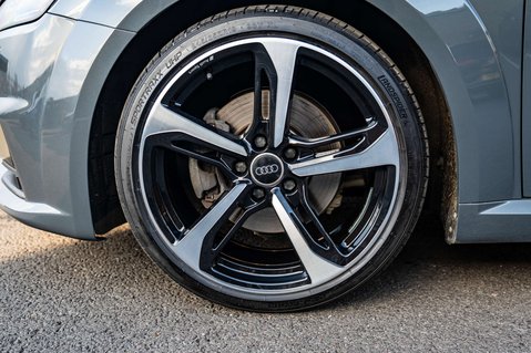 Audi TT 2.0 TT Black Edition TFSI Quattro Semi-Auto 4WD 3dr 10