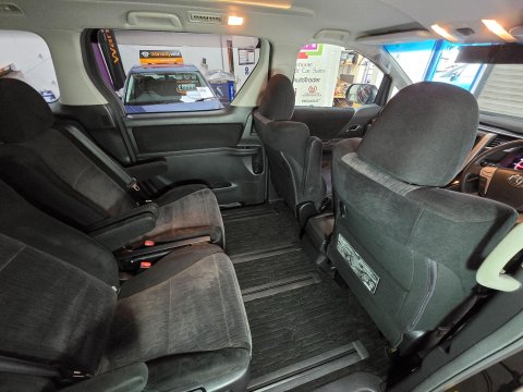 Toyota Vellfire 22