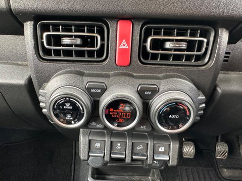 Suzuki Jimny SZ5 27