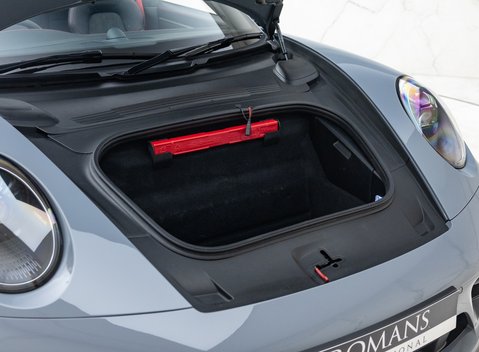 Porsche 911 Targa 4 GTS (992) 55