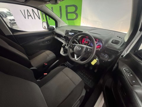 Vauxhall Combo 2300 1.5 SportIVE TD S/S 16