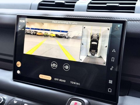 Land Rover Defender 3.0 D300 MHEV X-Dynamic HSE SUV 5dr Diesel Auto 4WD Euro 6 (s/s) (300 ps) 62