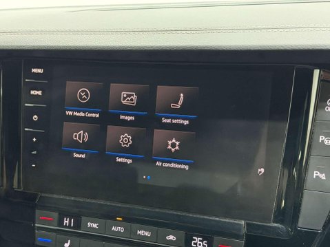 Volkswagen Touareg 3.0 TDI V6 R-Line SUV 5dr Diesel Tiptronic 4Motion Euro 6 (s/s) (286 ps) 43