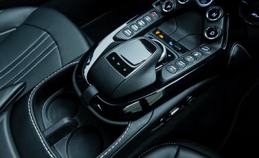 Aston Martin Vantage 19