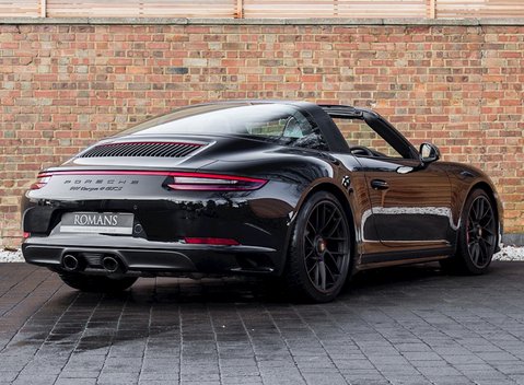 Porsche 911 Targa 4 GTS (991.2) 27