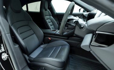 Porsche Taycan 4S Sport Turismo 10