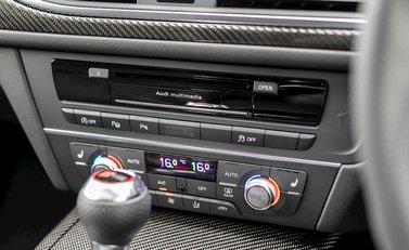 Audi RS6 Avant Performance 20