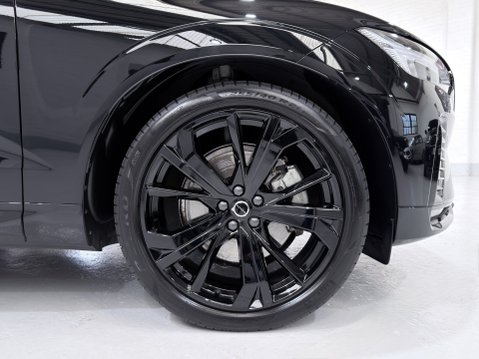 Volvo XC60 B5 ULTRA BLACK EDITION AWD 26