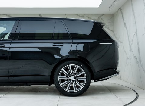 Land Rover Range Rover P460e Autobiography LWB 37