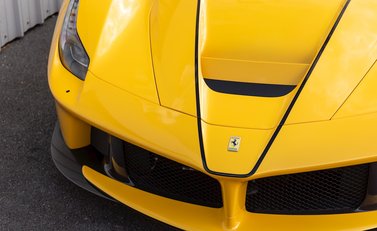 Ferrari LaFerrari Aperta 24