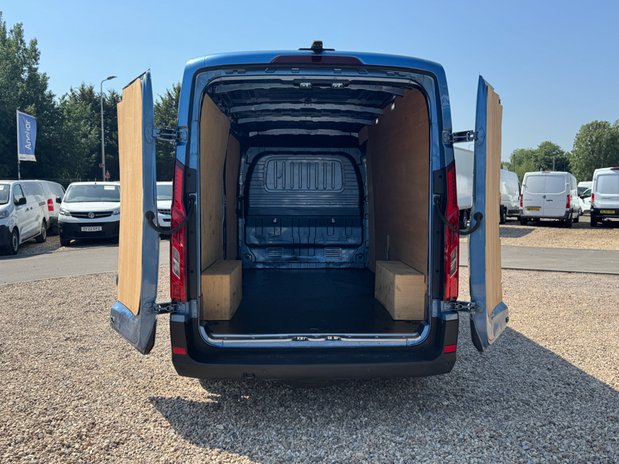 Maxus Deliver 9 LWB L3H2 [SOLD CR] Medium Roof Luxury Air Con Sensors EURO 6 8