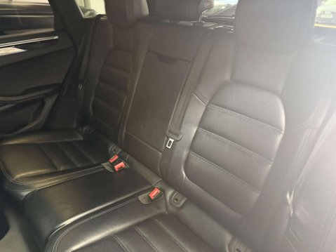 Porsche Macan 3.0 TD V6 S SUV 5dr Diesel PDK 4WD Euro 6 (s/s) (258 ps) 45