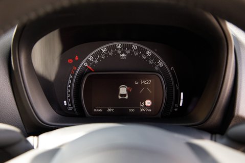 Toyota Aygo X VVT-I EDGE 10