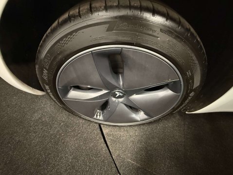 Tesla Model 3 Model 3 Long Range AWD 4WD 4dr 36