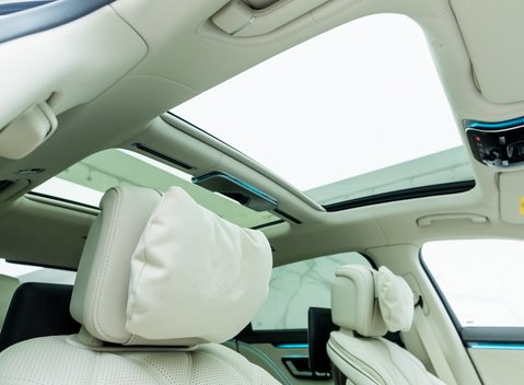 Mercedes-Benz S Class S580 Maybach First Class 14