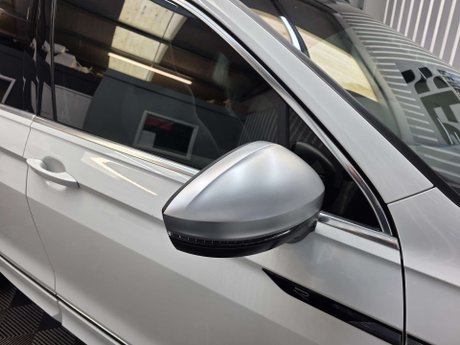 Volkswagen Tiguan 2.0 TSI R SUV 5dr Petrol DSG 4Motion Euro 6 (s/s) (320 ps) 31