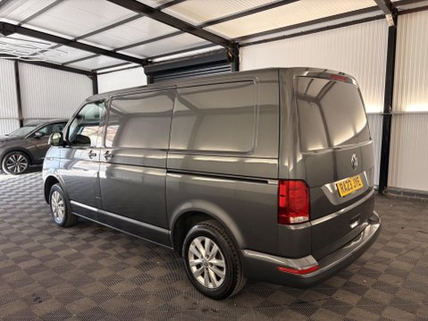 Volkswagen Transporter 2.0 TDI T30 Highline DSG FWD SWB Euro 6 (s/s) 5dr 46