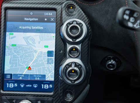 McLaren 765LT Spider 30