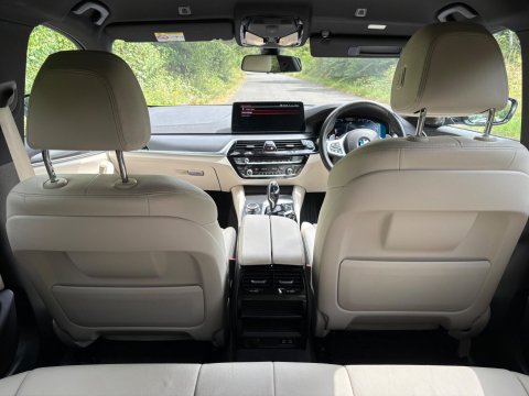 BMW 5 Series 520D M SPORT TOURING MHEV 19