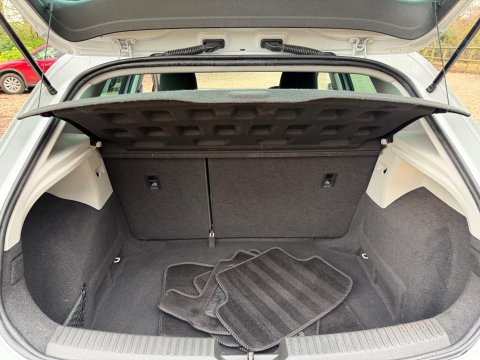 SEAT Leon 1.2 TSI SE Dynamic Technology Euro 6 (s/s) 5dr 25