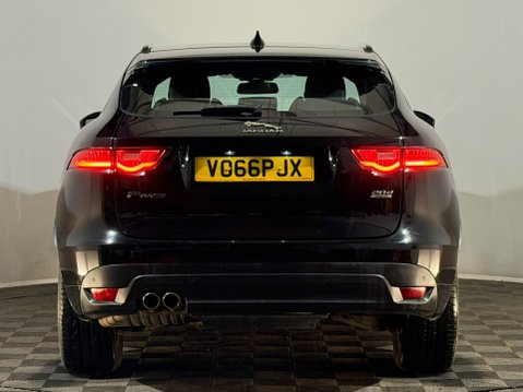 Jaguar F-Pace R-SPORT AWD 7