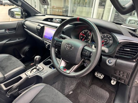 Toyota Hilux GR SPORT 4WD D-4D DCB 16