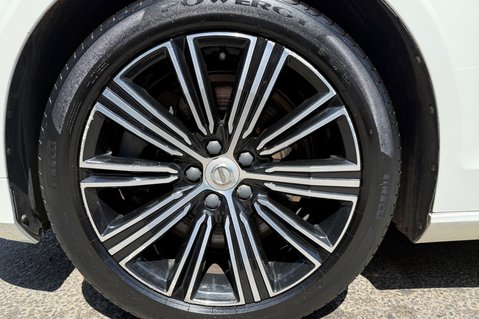 Volvo V60 RECHARGE T6 INSCRIPTION AWD - FULL MAIN DEALER SERVICE - HUGE SPEC 70