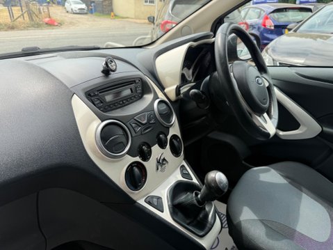 Ford Ka 1.2 Zetec Euro 5 (s/s) 3dr 17