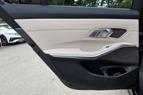 BMW 3 Series 330E M SPORT - OYSTER LEATHER -PRO & TECH PACKS - H/K -HUD - SUNROOF 32