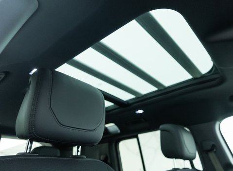 Land Rover Defender 110 V8 12