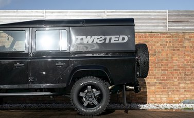 Land Rover Defender 110 XS Classic Series I 25