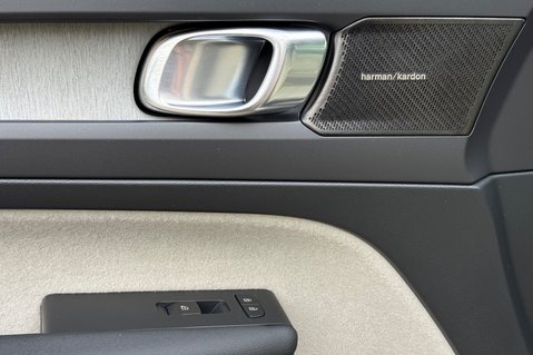 Volvo XC40 T5 INSCRIPTION AWD -XENIUM -360 CAMERA -PAN ROOF -HARMAN KARDON -WINTER PAC 25
