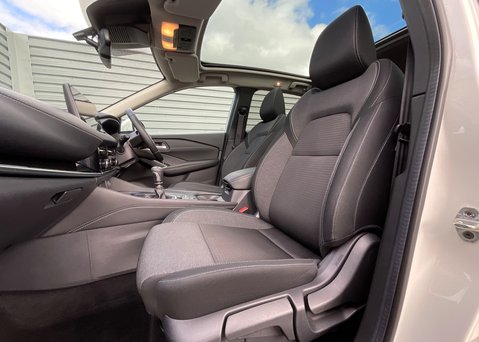 Nissan Qashqai DIG-T N-CONNECTA MHEV 11