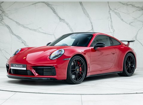 Porsche 911 Carrera 4 GTS (992) 1